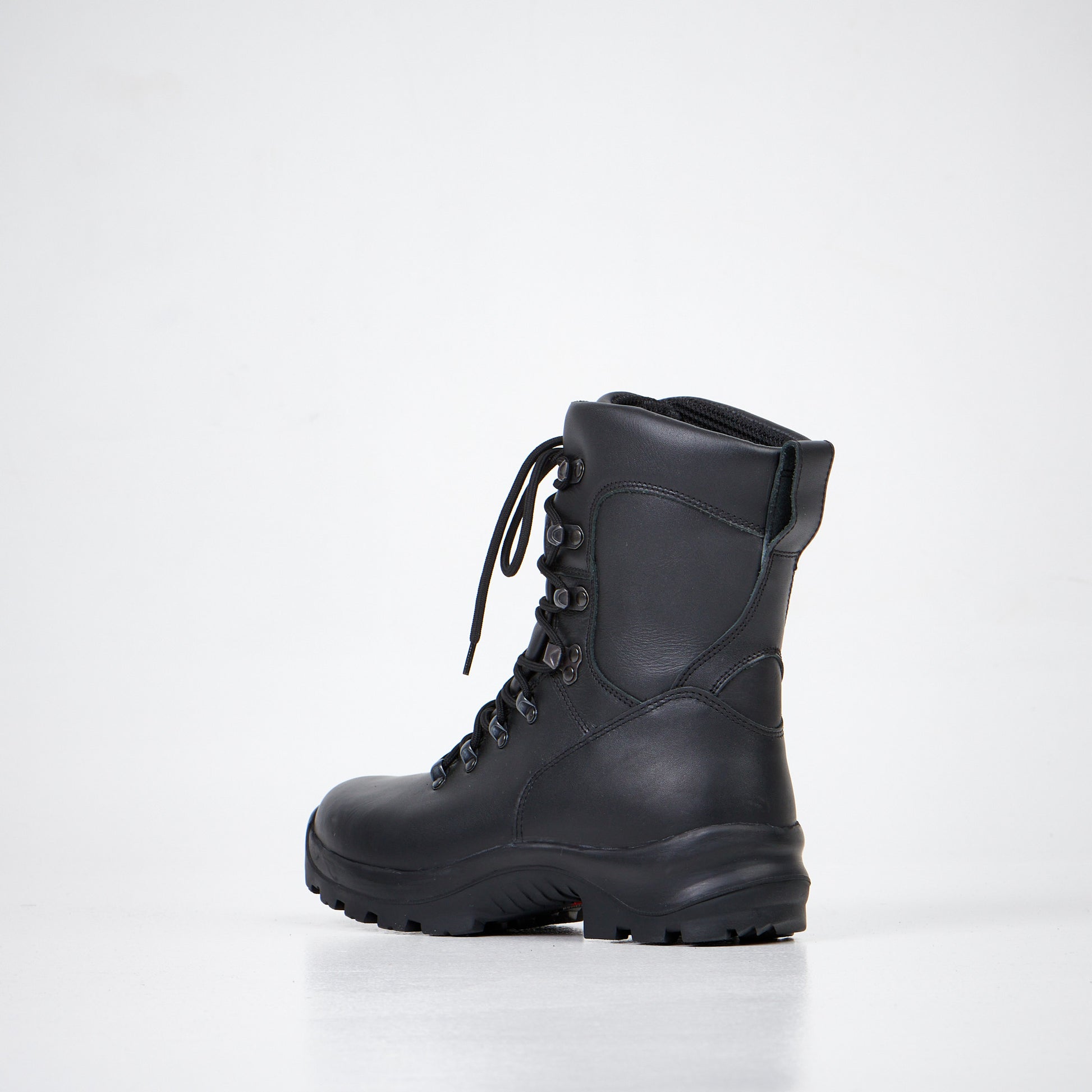 Waterproof Leather Military Boots 736 - Durable & Versatile for All Weather by Samelin at www.brixbailey.com