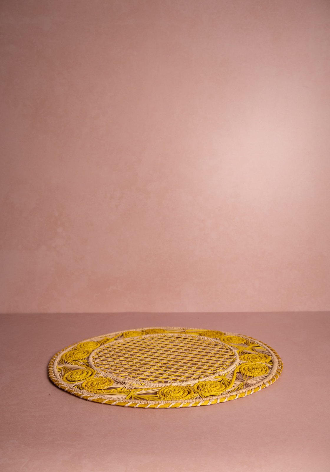 Atlántico Iraca Woven Placemat, Yellow