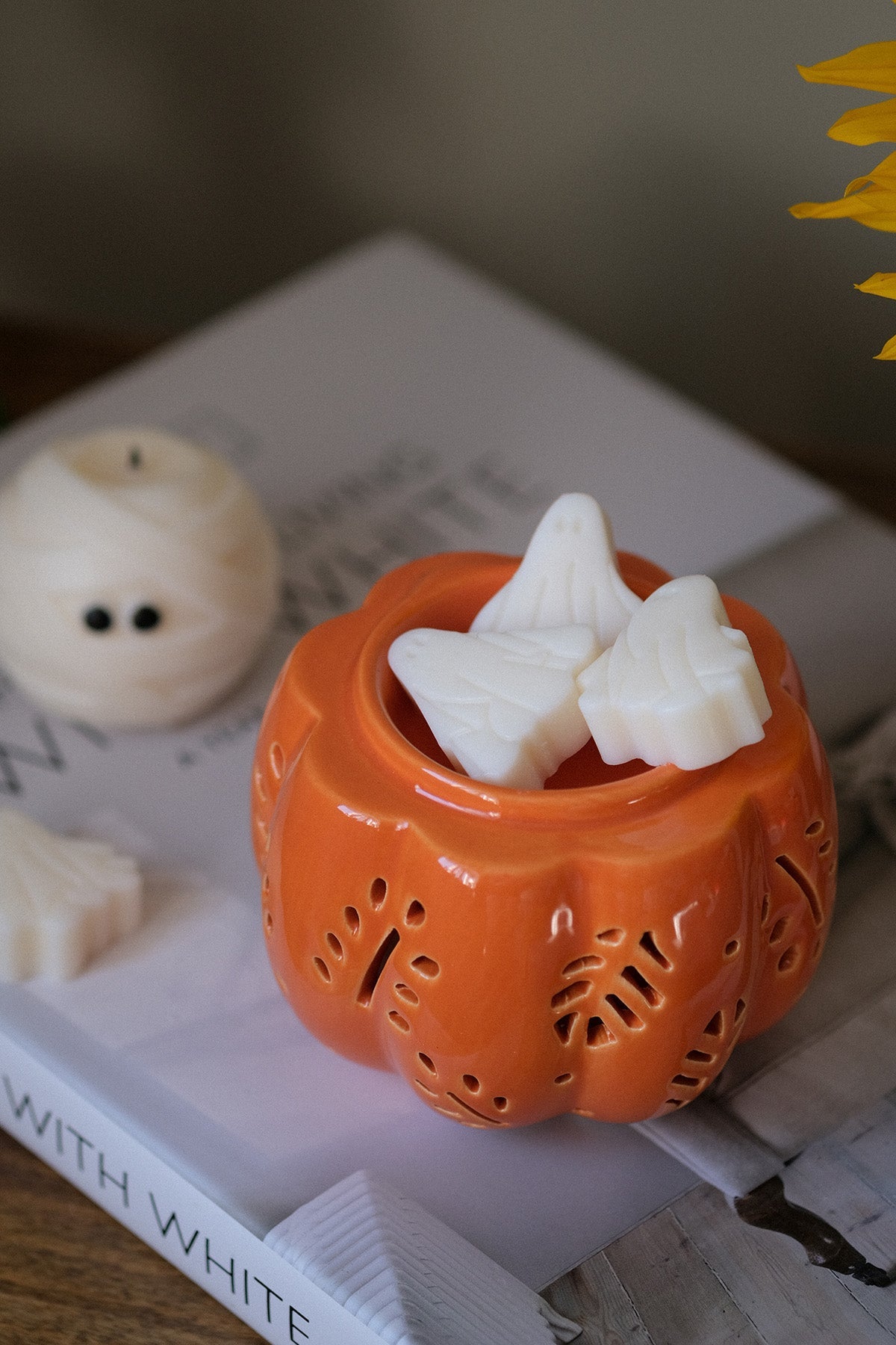Pumpkin Wax Melt Burner Orange with Spiced Wax Melts