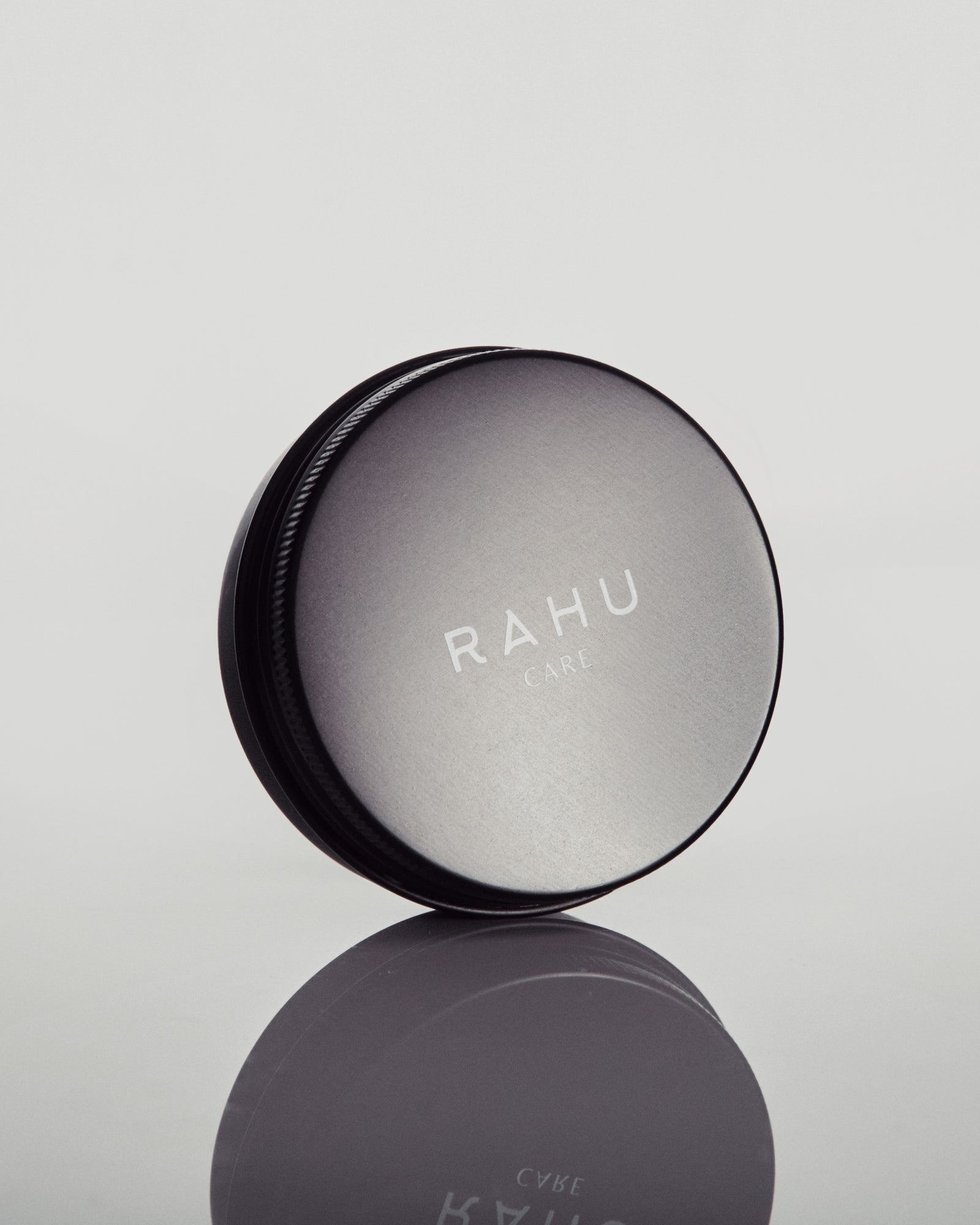 SIGNATURE Prebiotic Solid Shampoo With Hyalyronic Acid