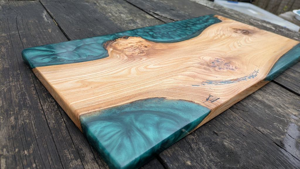 British Elm and Dark Green Resin Serving Board