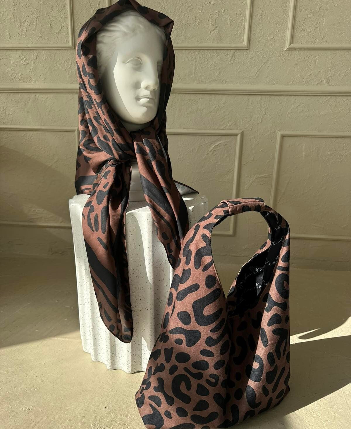 Scarf Classic Leopard