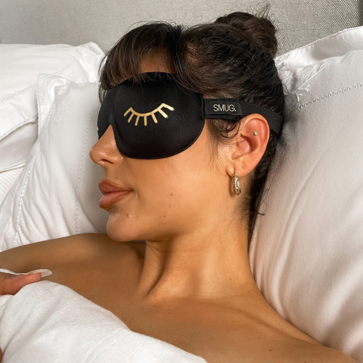 Contoured 3D Blackout Sleep Mask in Wink Print