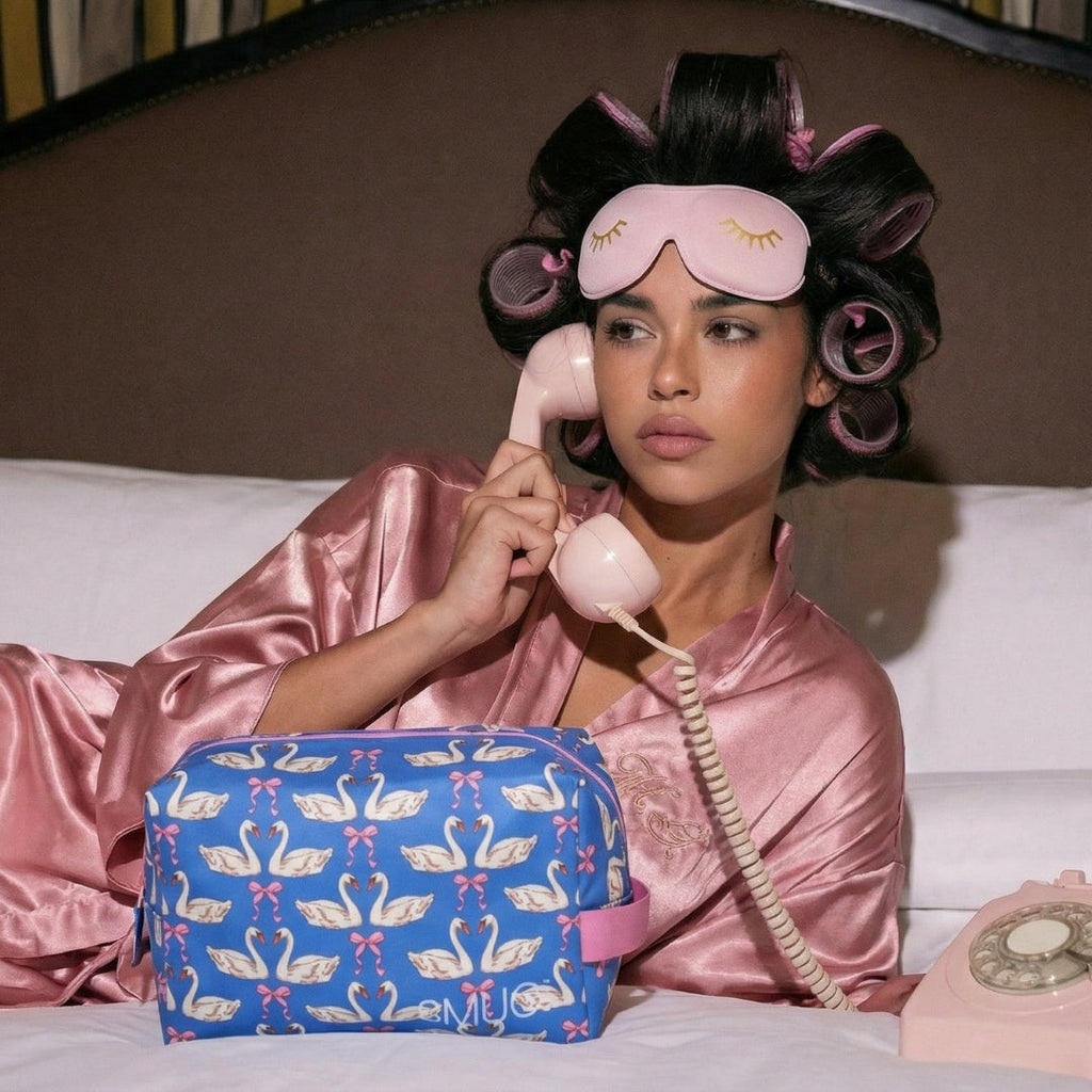 Wash Bag with Swans and Bows Print