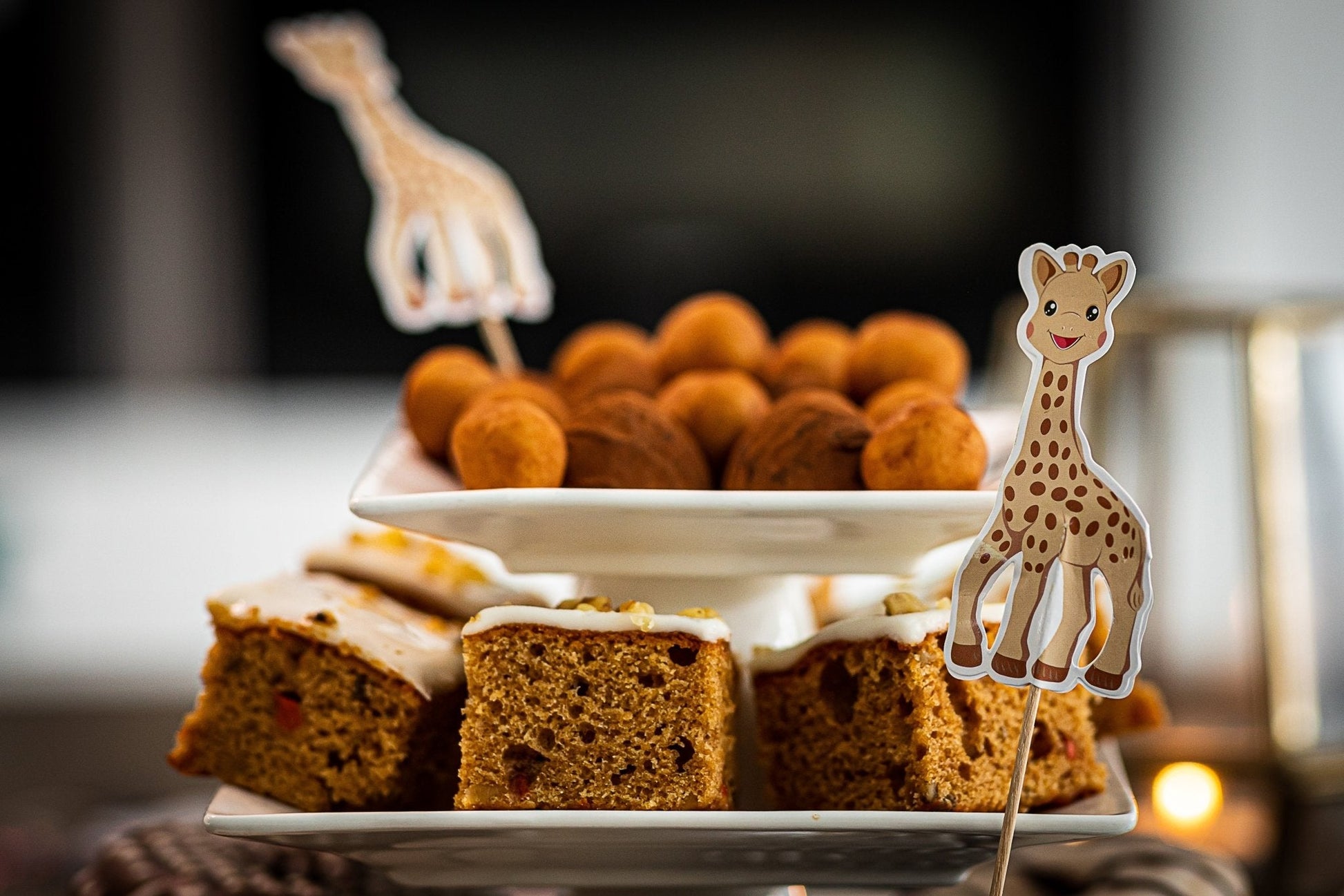 Nursery and Party Decoration Kit with Hot Air Balloons and Bunting