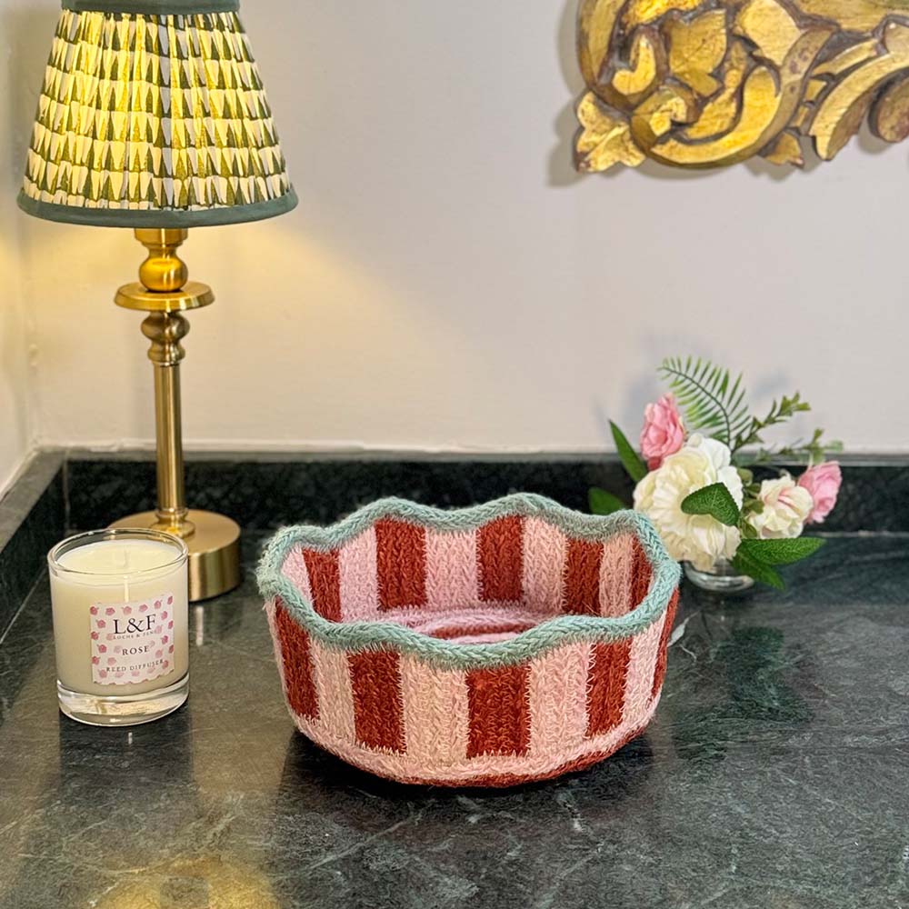 Stripy Scalloped Mini Basket - Strawberry