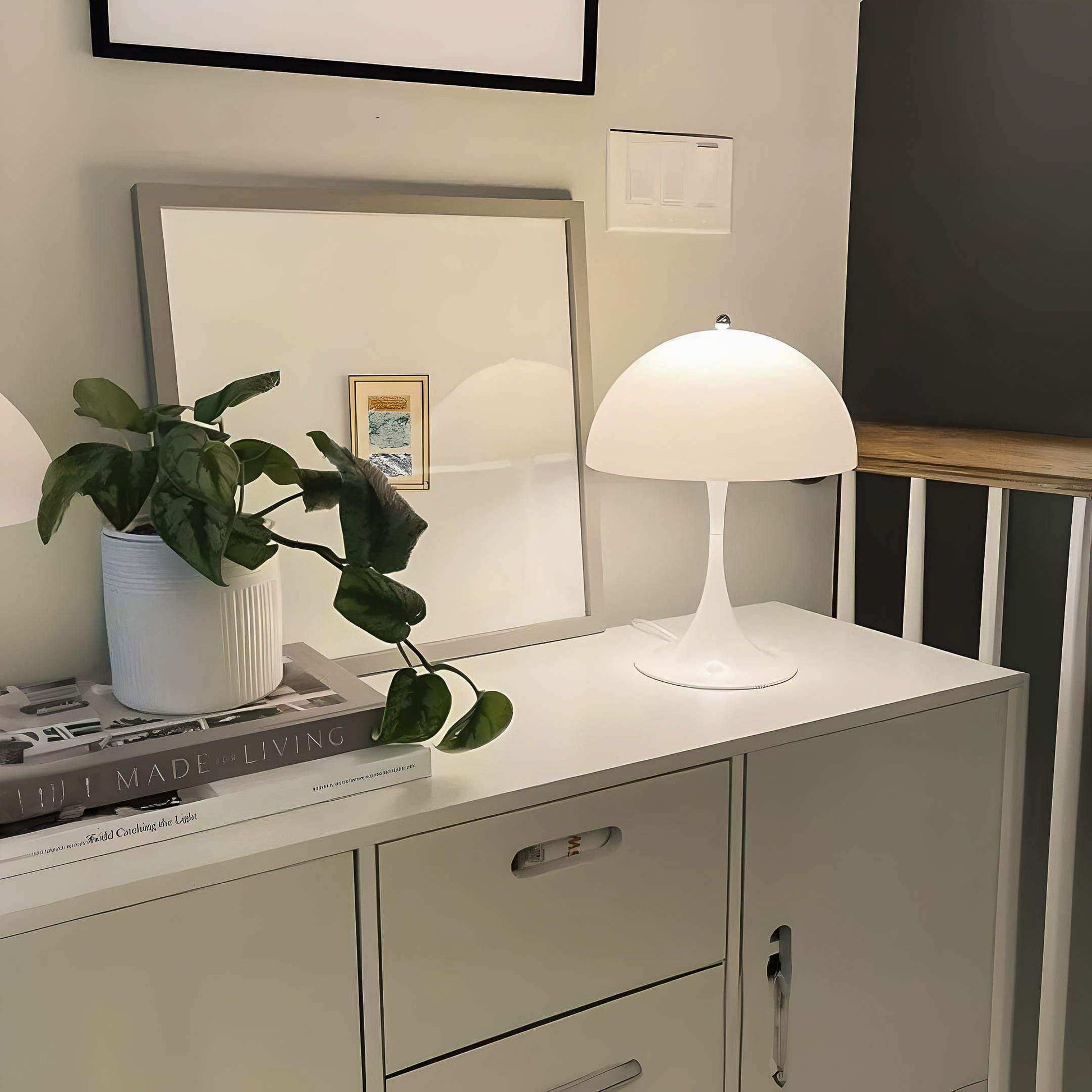 Luna Mushroom Desk Lamp with Adjustable Color Temperature