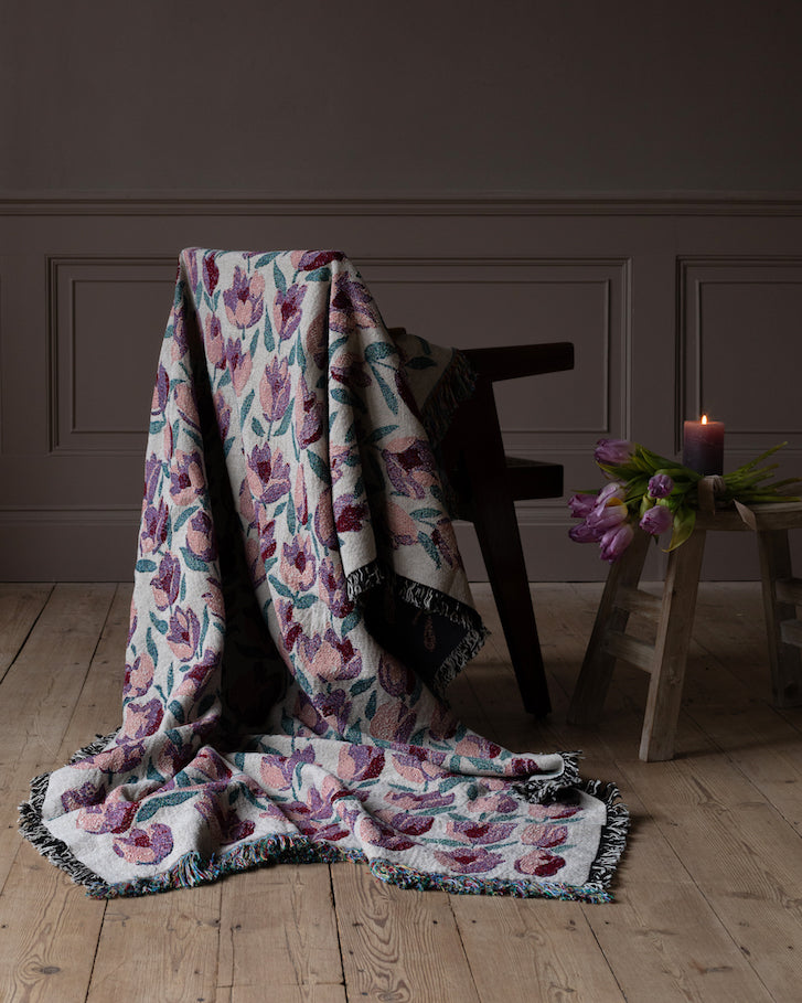 Tulip Kisses Woven Blanket
