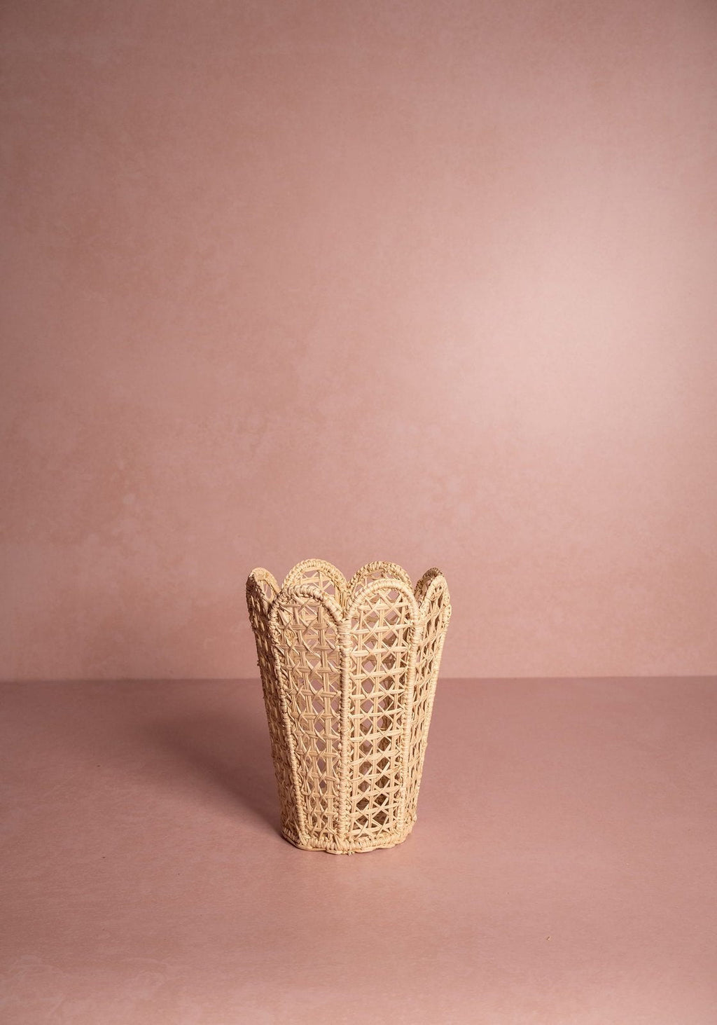 Atlántico Iraca Scallop Vase, Natural