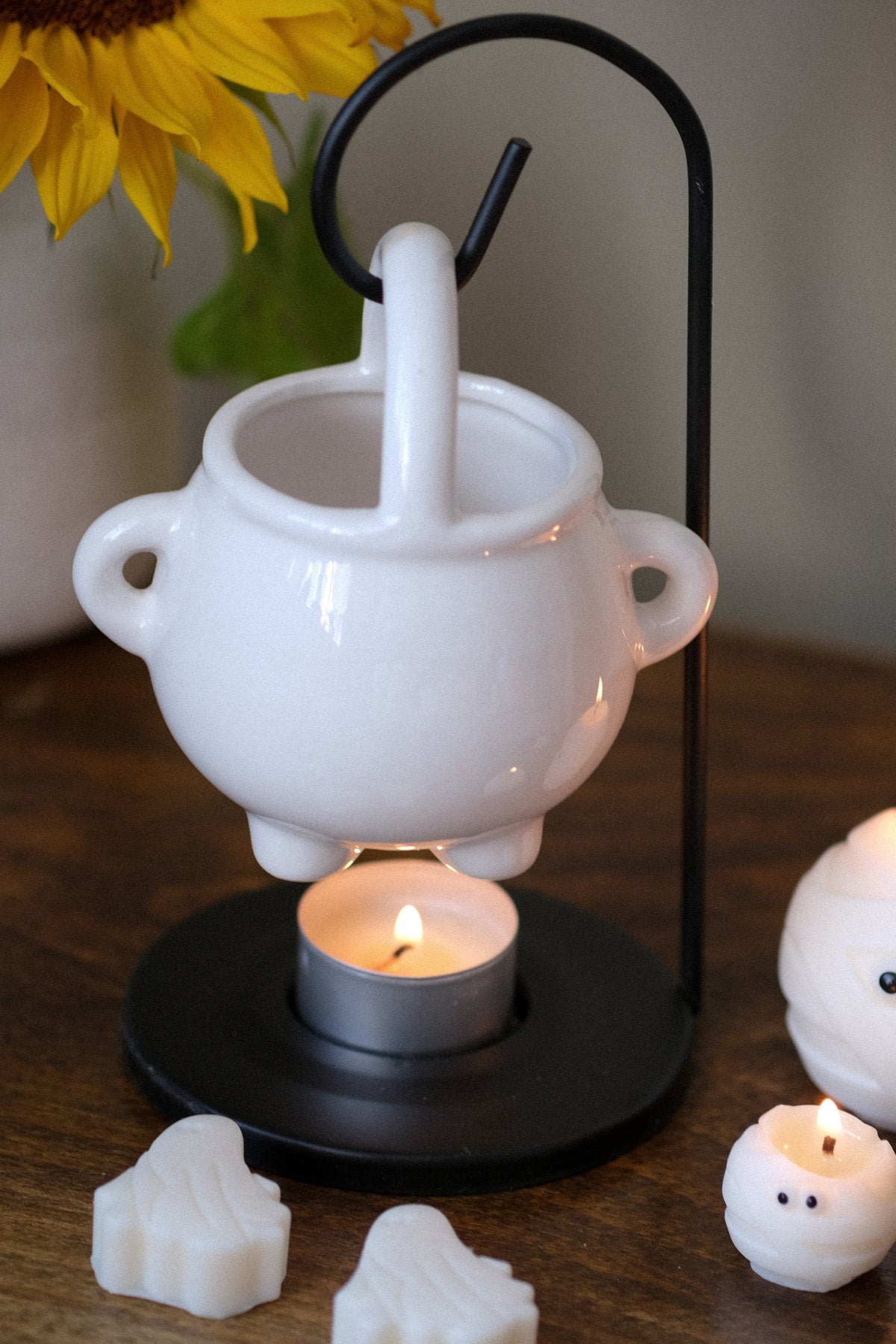 Hanging Cauldron Wax Warmer with Pumpkin Spice Melts