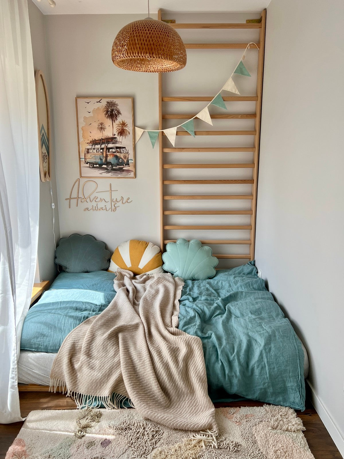 Wooden Wall Sign - Adventure Awaits