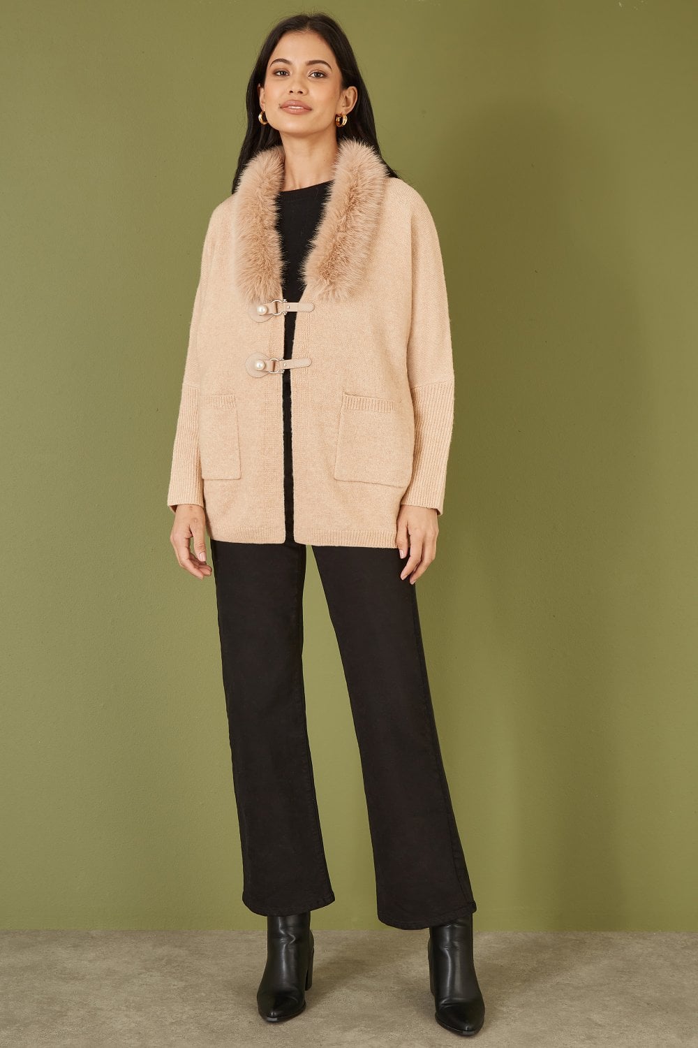 Oatmeal Cardigan with Detachable Fur Collar